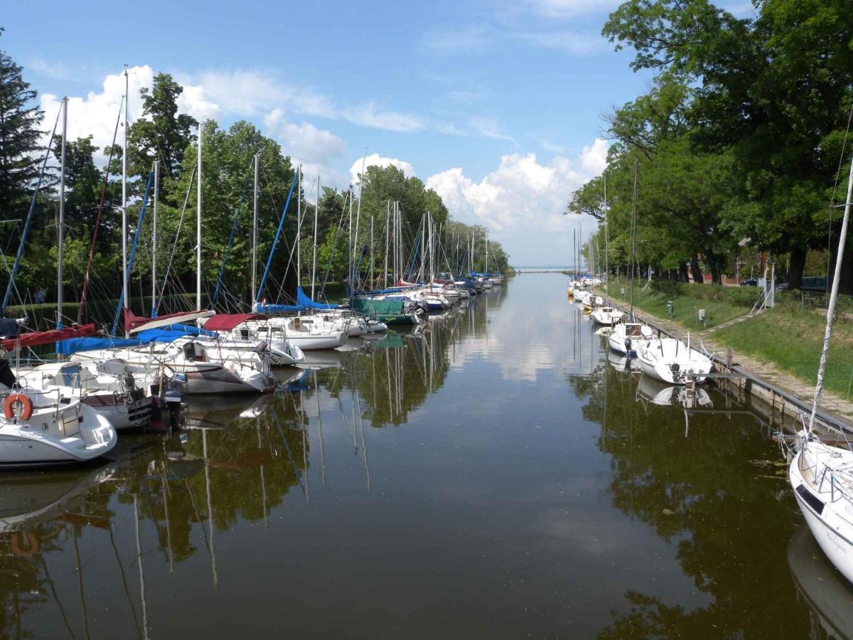 Holiday Home In Balatonkeresztur 34529 外观 照片