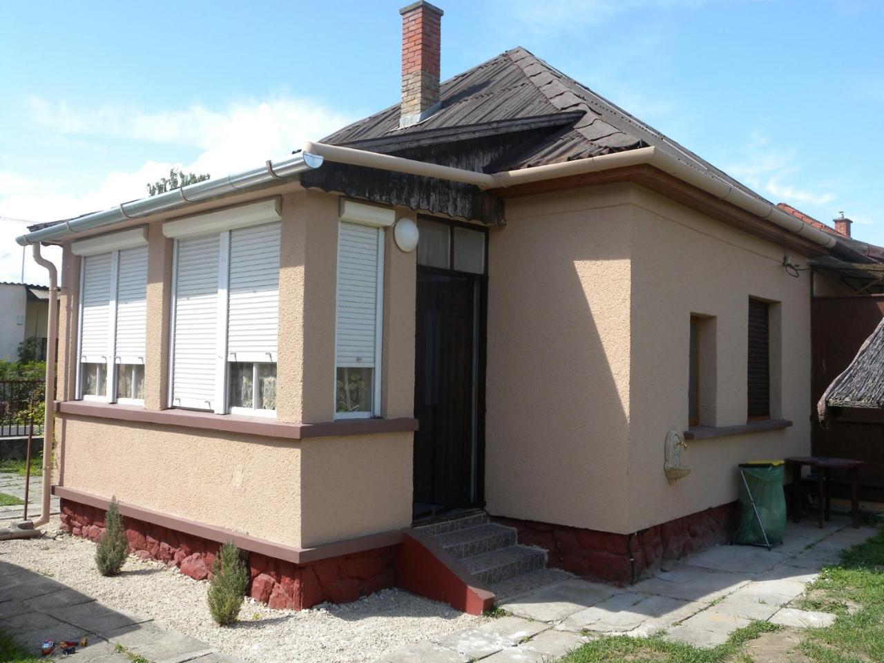 Holiday Home In Balatonkeresztur 34529 外观 照片